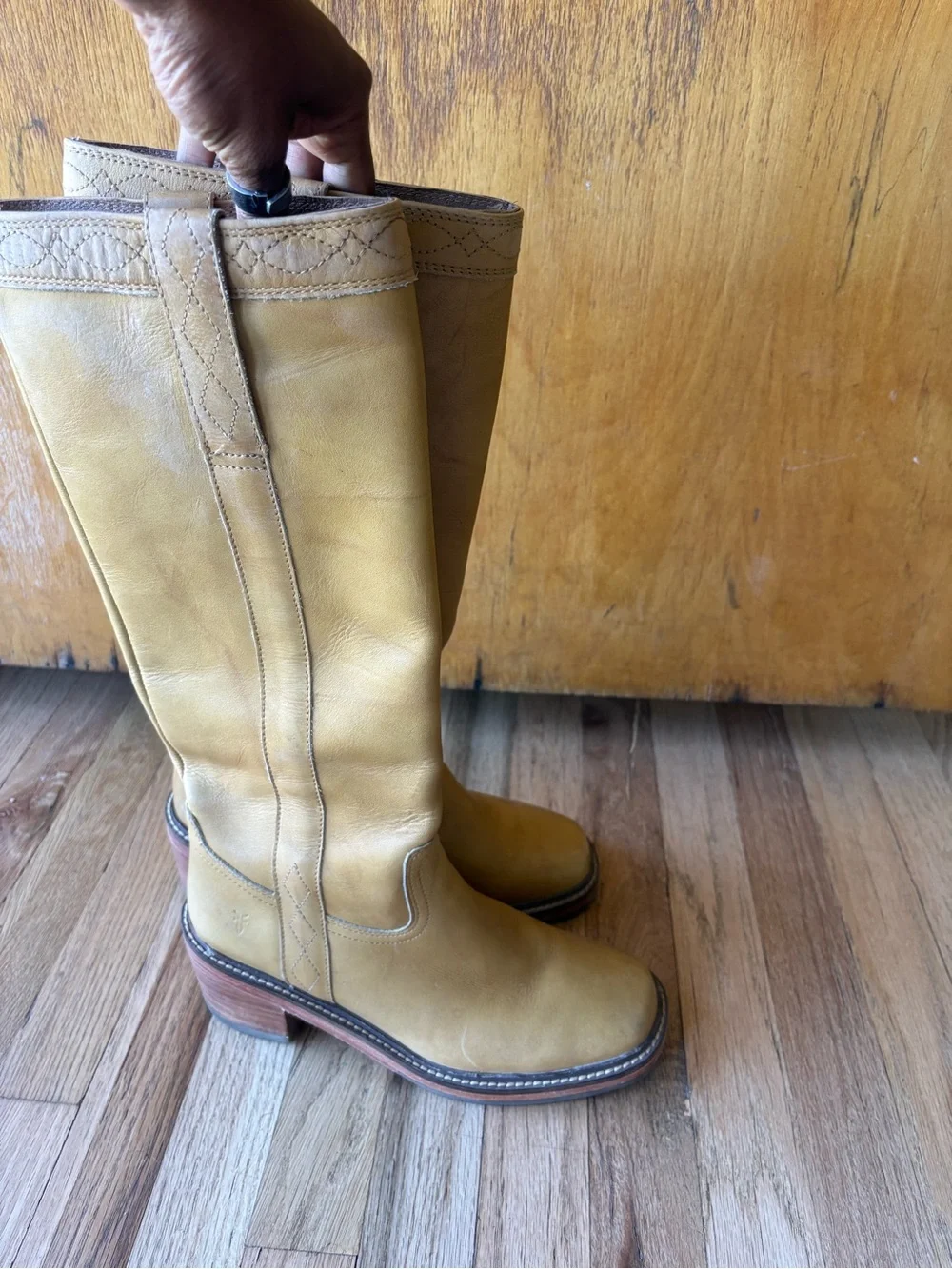 Frye no footwear